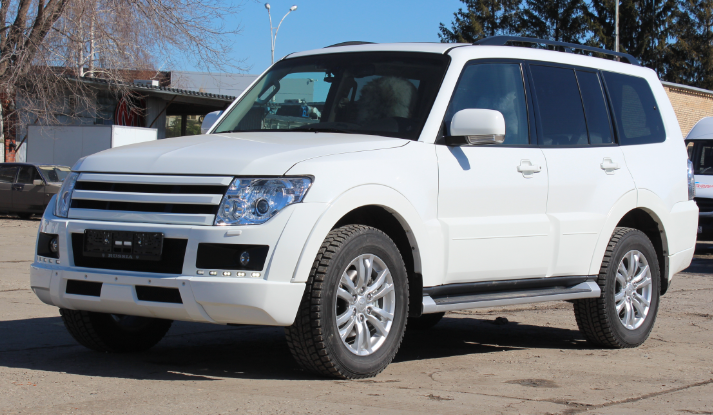 Решетка радиатора "Broomer Design" var №2 для Mitsubishi Pajero 4 (2006-2015) купить недорого с доставкой в Пенза