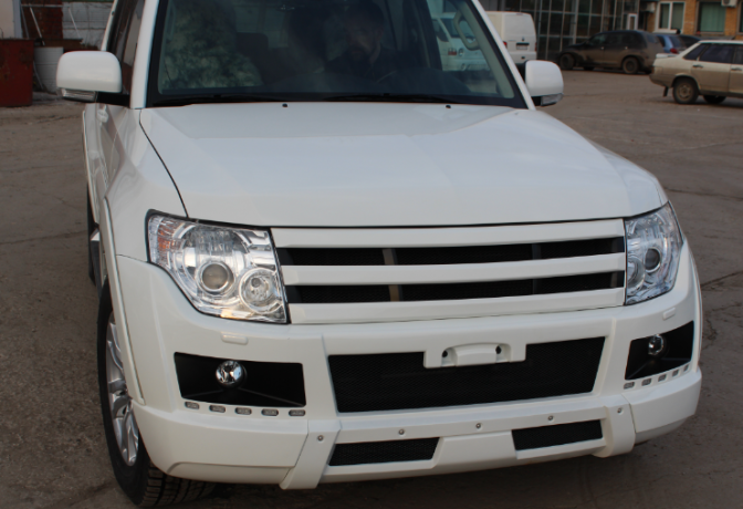 Решетка радиатора "Broomer Design" var №2 для Mitsubishi Pajero 4 (2006-2015) купить недорого с доставкой в Пенза