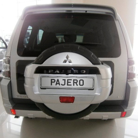 Колпак запасного колеса (Абс гладкий) для Mitsubishi Pajero 4 купить недорого с доставкой в Пенза
