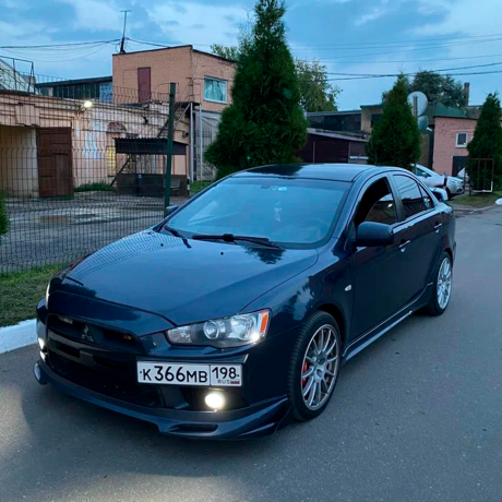 Подиум номера "EVO" №1 (прямой, шагрень, дорестайлинг) для Mitsubishi Lancer 10 (2007-2010) купить недорого с доставкой в Пенза