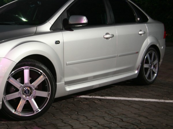 Накладки на пороги "ST" для Ford Focus 2 (5D)(2004-2011) купить недорого с доставкой в Пенза