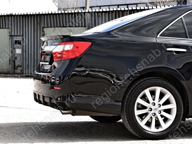 Диффузор заднего бампера var №2 (текстурный пластик) для Toyota Camry XV50 (2012-2014) купить недорого с доставкой в Пенза